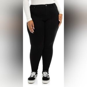 NWT 1822 Butter Ankle Skinny Jeans